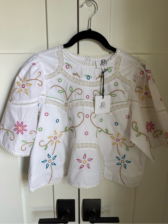 dRA Tops - DRA NWT Embroidered Peasant Blouse with Multicolor Floral Accents, size S.